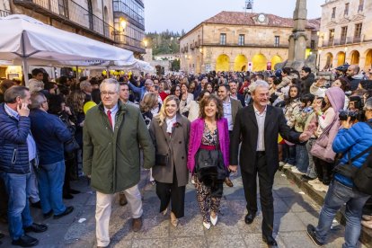 El acto estuvo amenizado por multitud de sorianos que acudieron a festejar