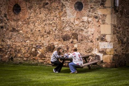 Comida fría y en la calle ante la imposibilidad de cocinar