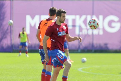 Los rojillos se llevaron los puntos en un partido que sirve de pruebas para el Playoff