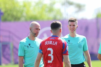 Los rojillos se llevaron los puntos en un partido que sirve de pruebas para el Playoff