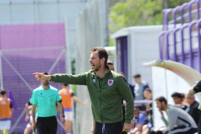 Los rojillos se llevaron los puntos en un partido que sirve de pruebas para el Playoff