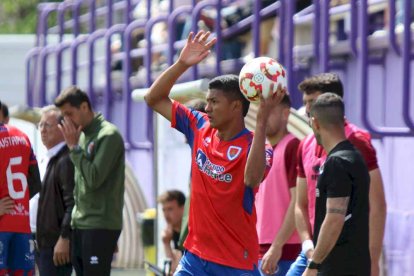 Los rojillos se llevaron los puntos en un partido que sirve de pruebas para el Playoff