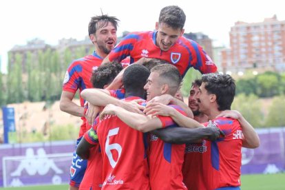 Los rojillos se llevaron los puntos en un partido que sirve de pruebas para el Playoff