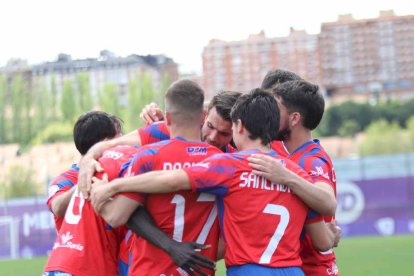 Los rojillos se llevaron los puntos en un partido que sirve de pruebas para el Playoff