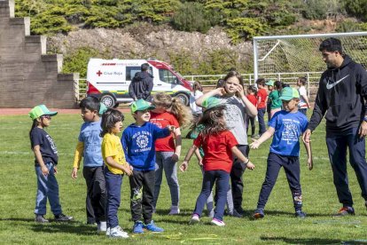Los niños de los colegios rurales vivieron una mañana lúdica y deportiva