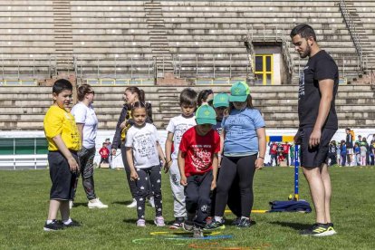 Los niños de los colegios rurales vivieron una mañana lúdica y deportiva