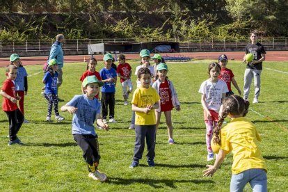 Los niños de los colegios rurales vivieron una mañana lúdica y deportiva