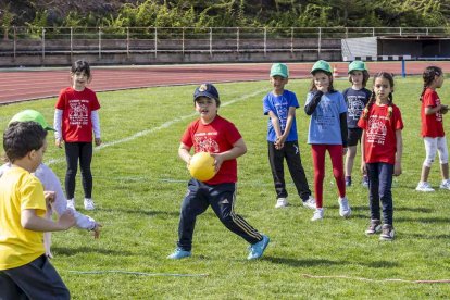 Los niños de los colegios rurales vivieron una mañana lúdica y deportiva