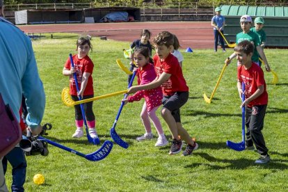 Los niños de los colegios rurales vivieron una mañana lúdica y deportiva