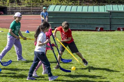 Los niños de los colegios rurales vivieron una mañana lúdica y deportiva