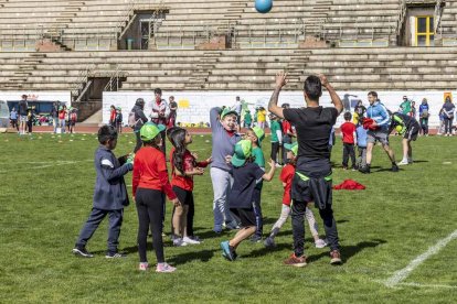 Los niños de los colegios rurales vivieron una mañana lúdica y deportiva