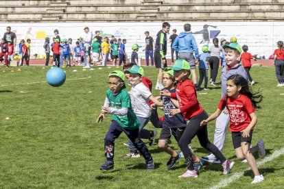 Los niños de los colegios rurales vivieron una mañana lúdica y deportiva
