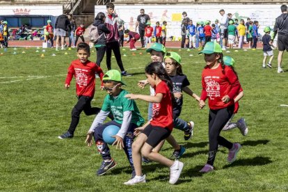 Los niños de los colegios rurales vivieron una mañana lúdica y deportiva