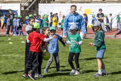 Los niños de los colegios rurales vivieron una mañana lúdica y deportiva