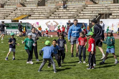 Los niños de los colegios rurales vivieron una mañana lúdica y deportiva