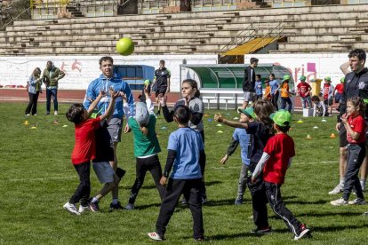 Los niños de los colegios rurales vivieron una mañana lúdica y deportiva
