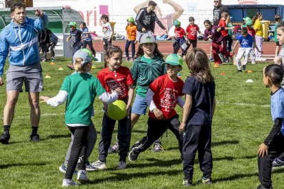 Los niños de los colegios rurales vivieron una mañana lúdica y deportiva