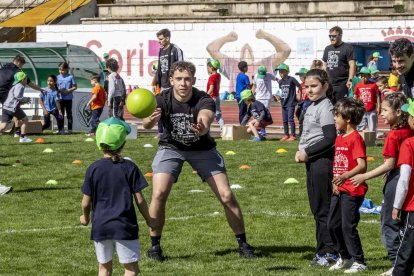 Los niños de los colegios rurales vivieron una mañana lúdica y deportiva