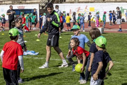 Los niños de los colegios rurales vivieron una mañana lúdica y deportiva
