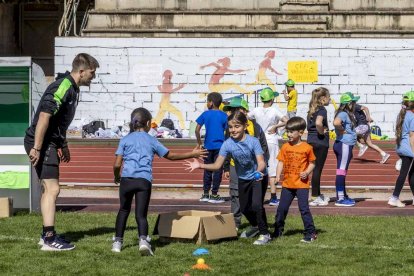 Los niños de los colegios rurales vivieron una mañana lúdica y deportiva
