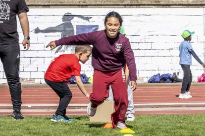 Los niños de los colegios rurales vivieron una mañana lúdica y deportiva