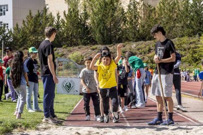 Los niños de los colegios rurales vivieron una mañana lúdica y deportiva