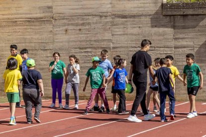 Los niños de los colegios rurales vivieron una mañana lúdica y deportiva