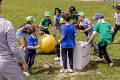 Los niños de los colegios rurales vivieron una mañana lúdica y deportiva
