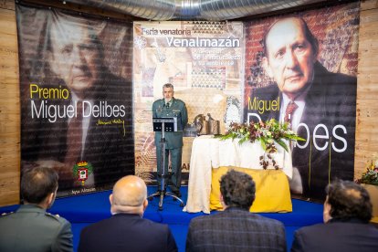 En tres pabellones se han distribuido numerosos expositores que atraen a miles de personas.