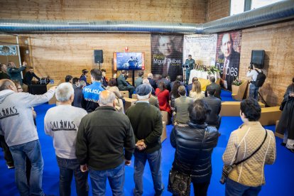 En tres pabellones se han distribuido numerosos expositores que atraen a miles de personas.