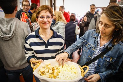 Pan, queso, bacalao y miles de sorianos disfrutando del primer gran evento sanjuanero.