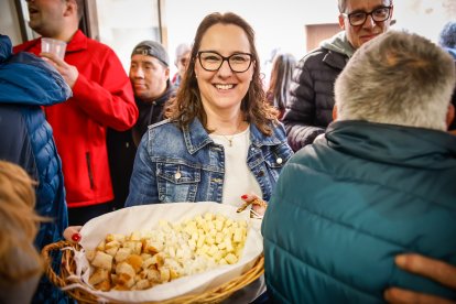 Pan, queso, bacalao y miles de sorianos disfrutando del primer gran evento sanjuanero.