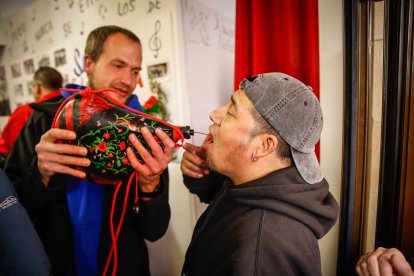 Pan, queso, bacalao y miles de sorianos disfrutando del primer gran evento sanjuanero.