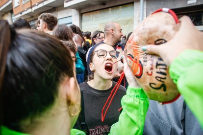 Pan, queso, bacalao y miles de sorianos disfrutando del primer gran evento sanjuanero.