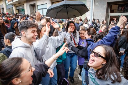 Pan, queso, bacalao y miles de sorianos disfrutando del primer gran evento sanjuanero.