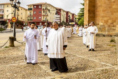 El obispo presidió la eucaristía en la festividad de San Juan de Ávila