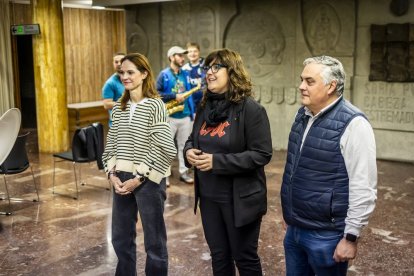 El agua no amedrenta las ganas de fiesta