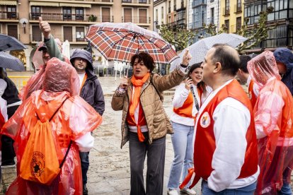 El agua no amedrenta las ganas de fiesta