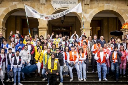 El agua no amedrenta las ganas de fiesta