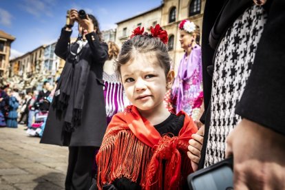 La Plaza Mayor fue el escenario para bailar sevillanas