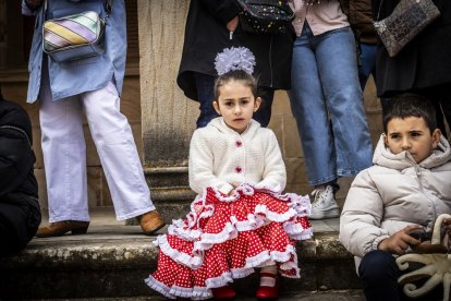 La Plaza Mayor fue el escenario para bailar sevillanas