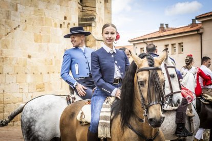 La Plaza Mayor fue el escenario para bailar sevillanas