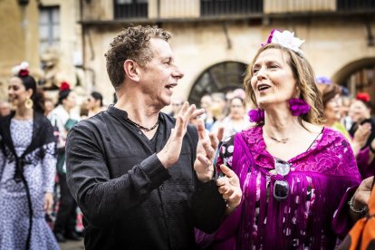 La Plaza Mayor fue el escenario para bailar sevillanas