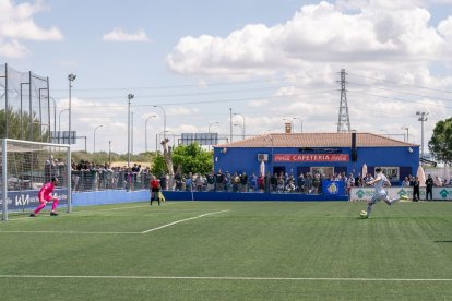 Victoria para los rojillos en el partido de ida