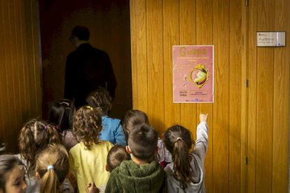 El cuento musicalizado Guapa se representó para medio millar niños