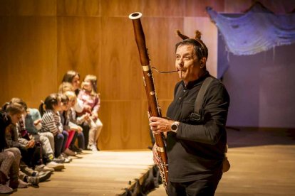 El cuento musicalizado Guapa se representó para medio millar niños