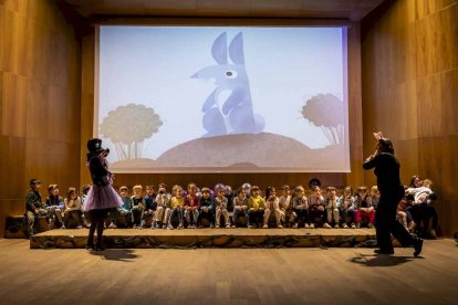 El cuento musicalizado Guapa se representó para medio millar niños