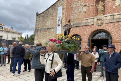 La imagen del santo recorrió las calles de la villa