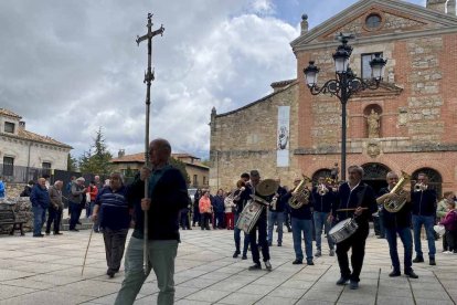 La imagen del santo recorrió las calles de la villa