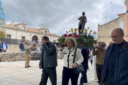 La imagen del santo recorrió las calles de la villa